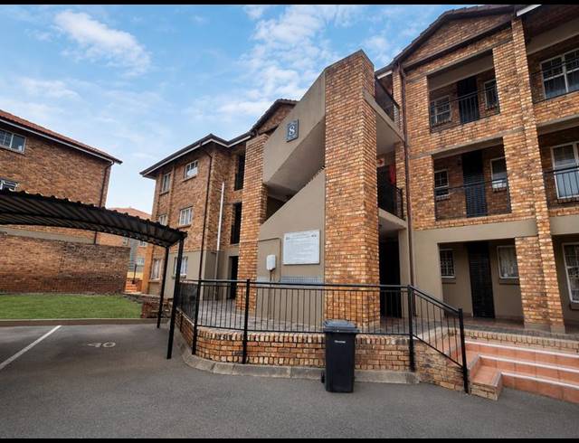 2 BEDROOM APARTMENT FOR SALE IN HEUWELOORD